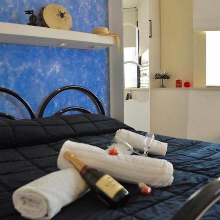 Lo Specchio Del Salento Bed and Breakfast Lecce Eksteriør billede