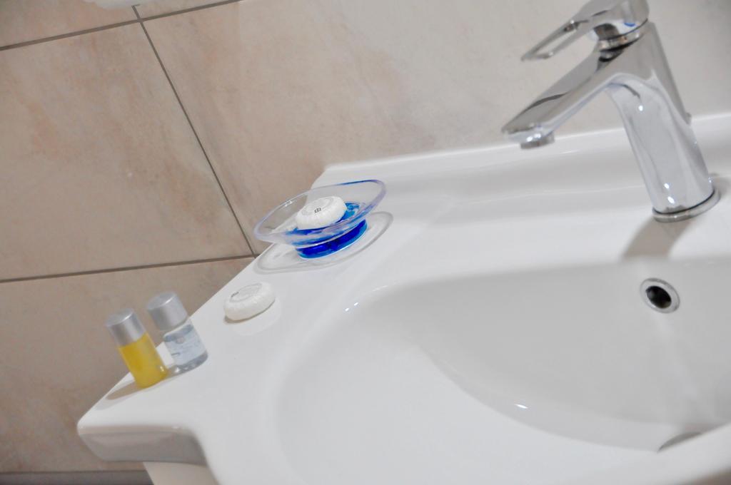 Lo Specchio Del Salento Bed and Breakfast Lecce Eksteriør billede